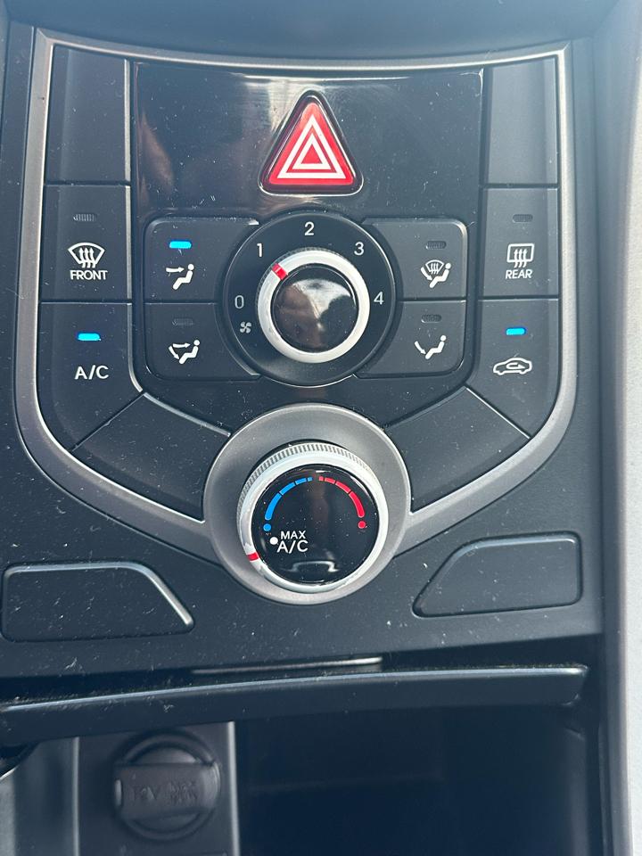 Hyundai Elantra  2016