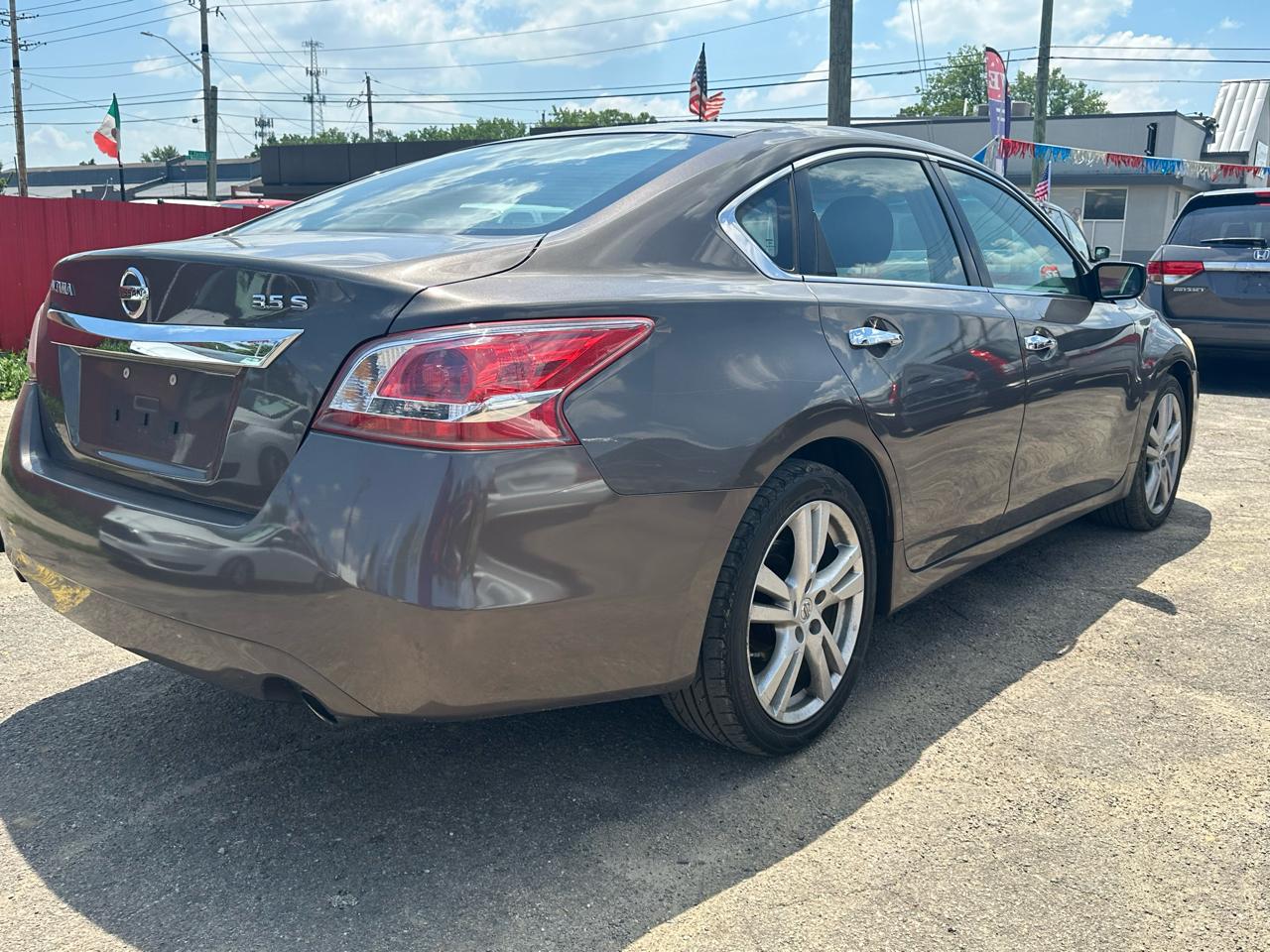 Nissan Altima  2013