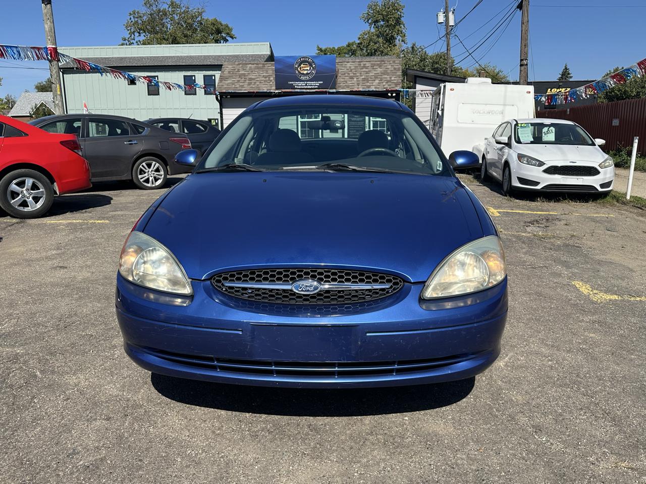 Ford Taurus photo 3