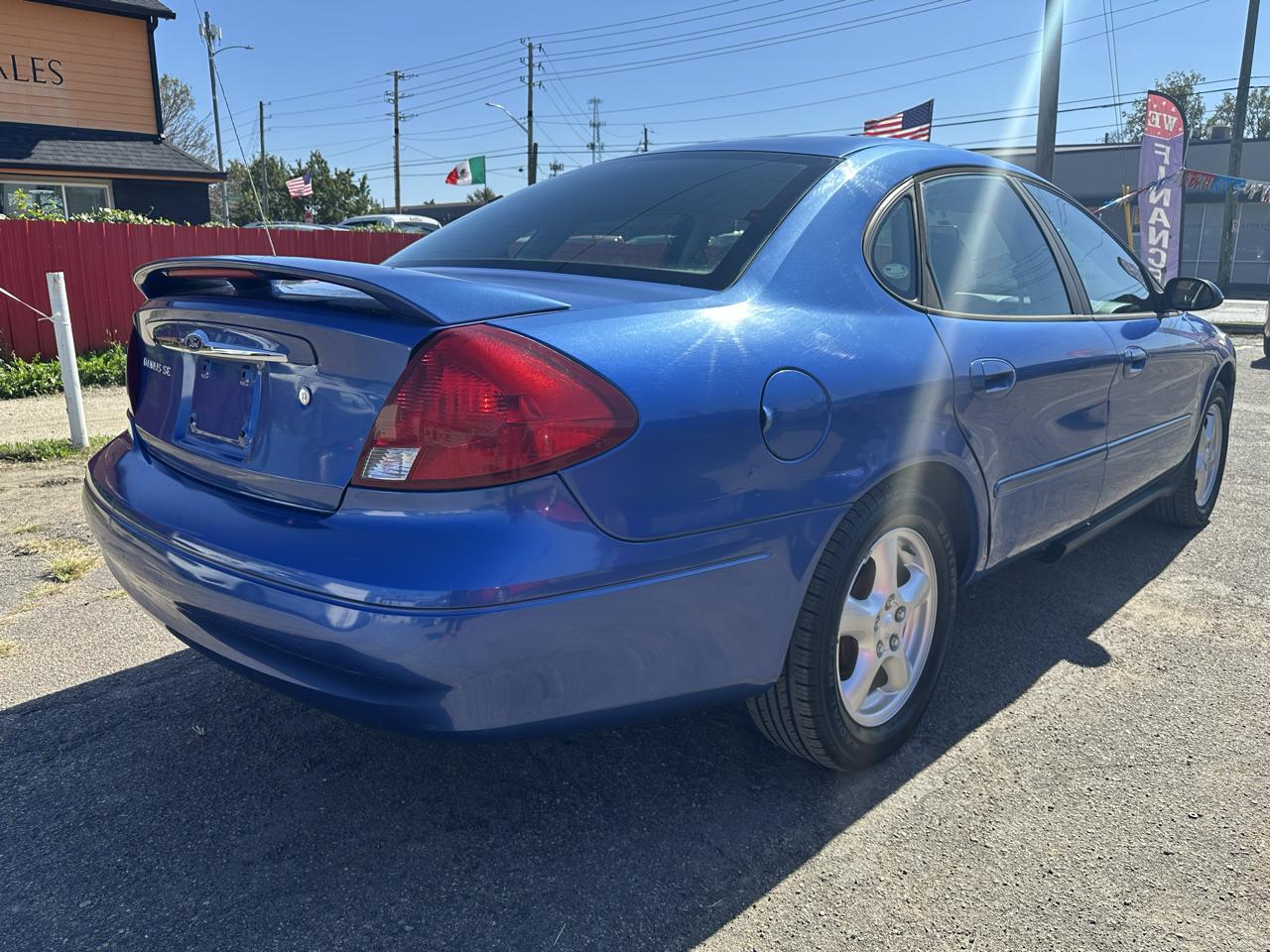 Ford Taurus photo 5