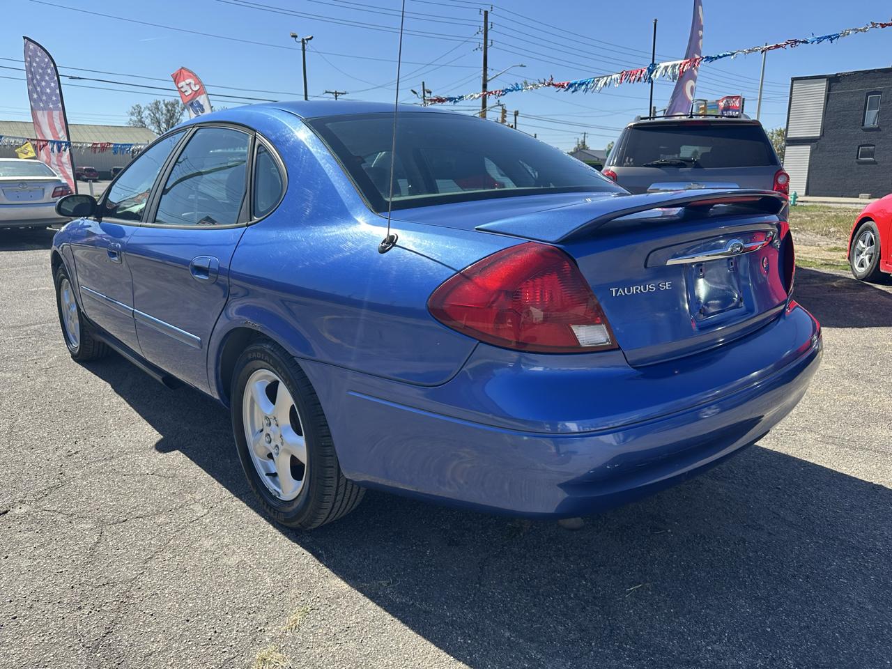 Ford Taurus photo 7