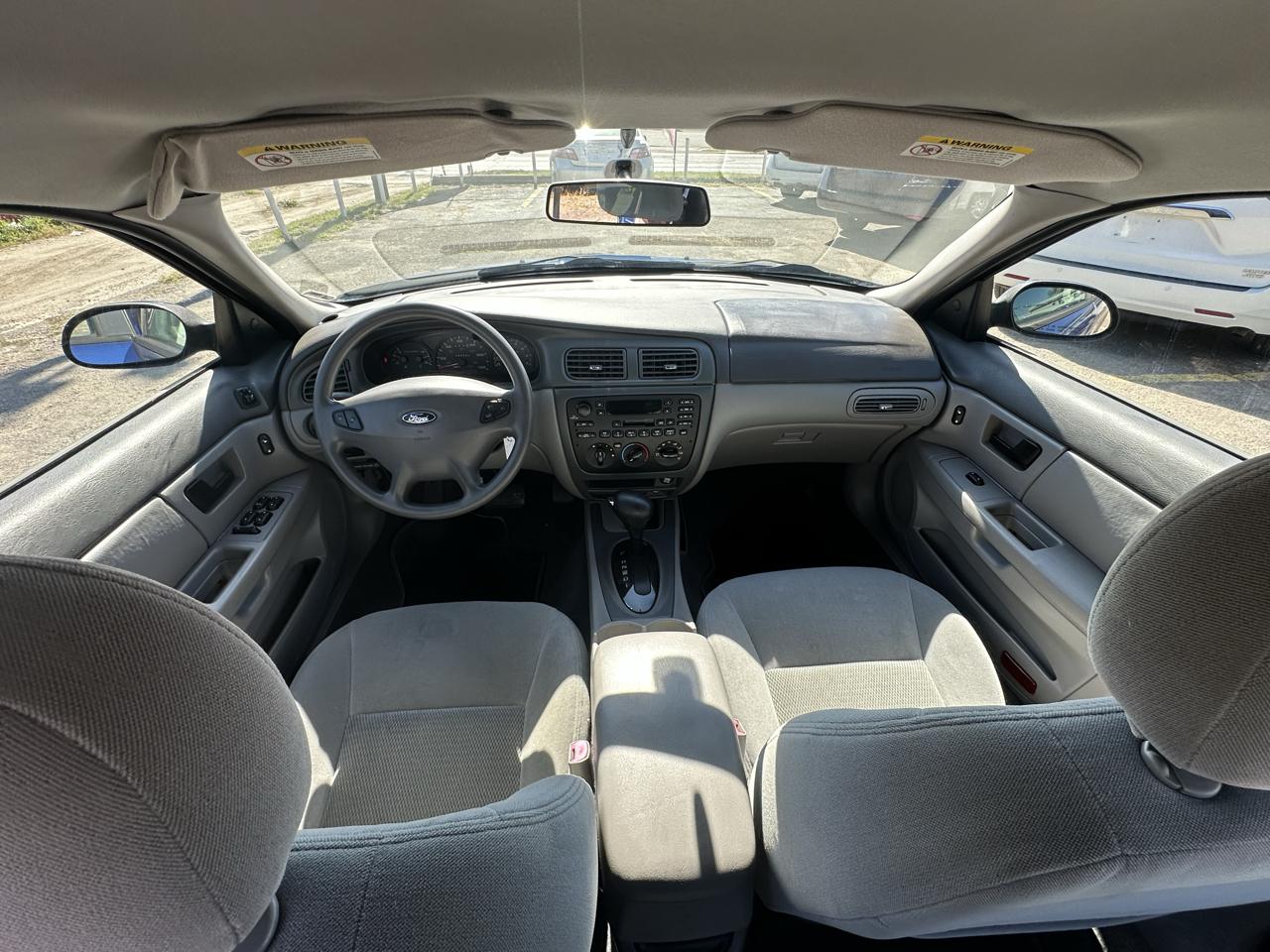Ford Taurus photo 9