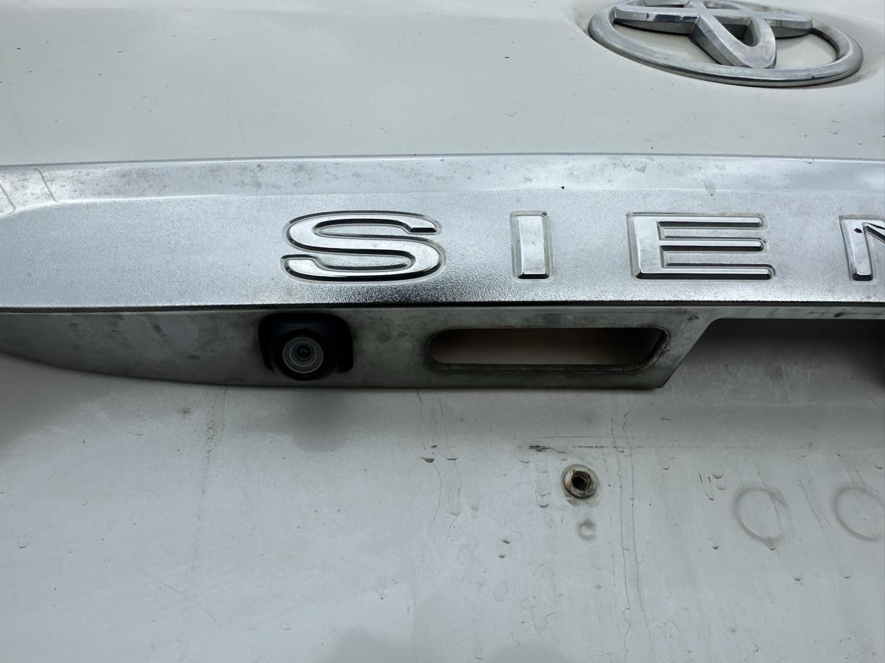 Toyota Sienna photo 7