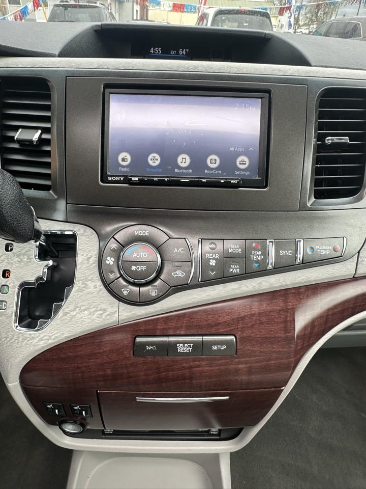 Toyota Sienna photo 21