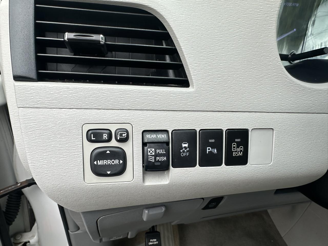 Toyota Sienna photo 26