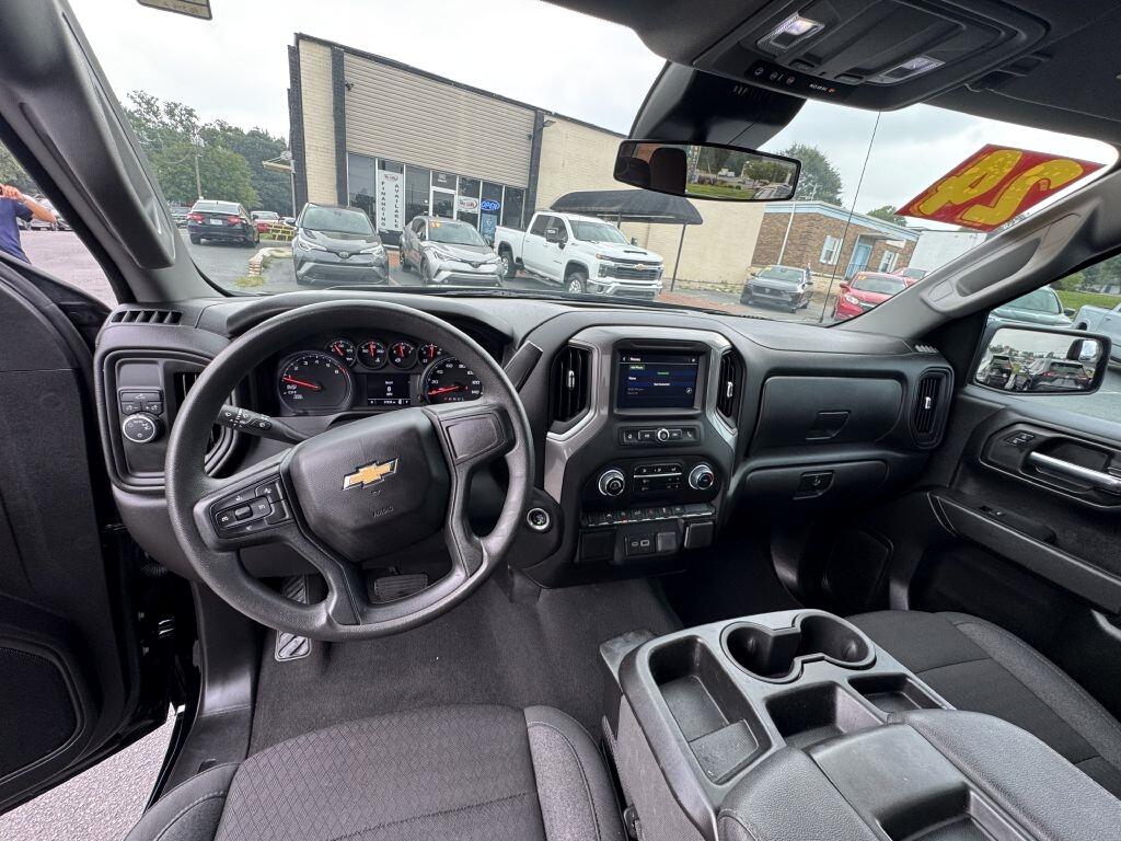 Chevrolet Silverado 1500 Custom Crew Cab 2WD 2024 Chevrolet Silverado 1500 Custom Crew Cab 2WD 2024