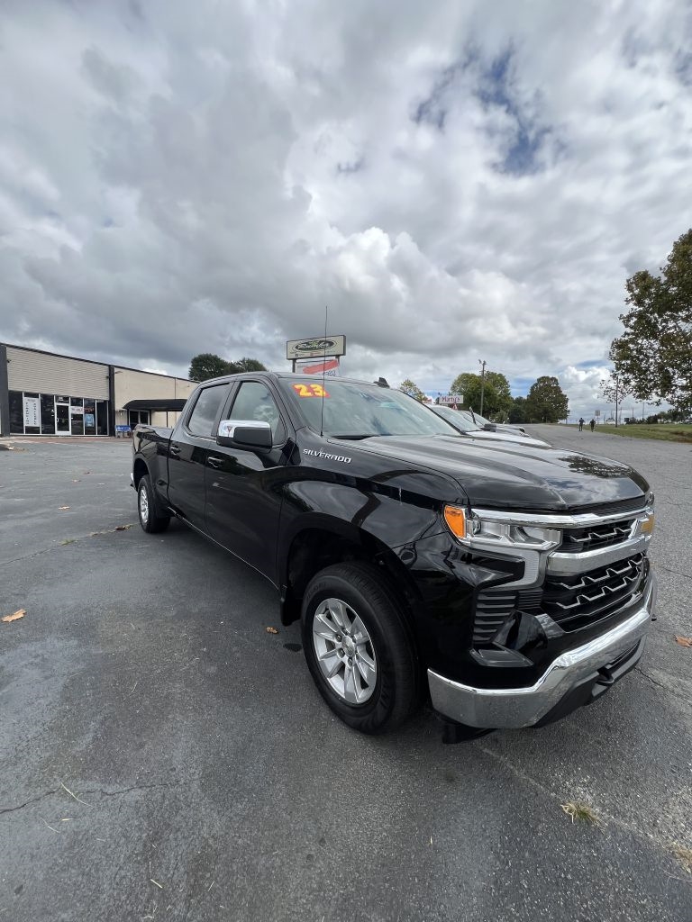 2023 Chevrolet Silverado 1500 LT Crew Cab 4WD