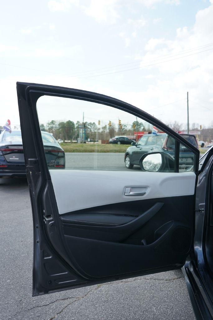 Toyota Corolla SE Hatchback 2025