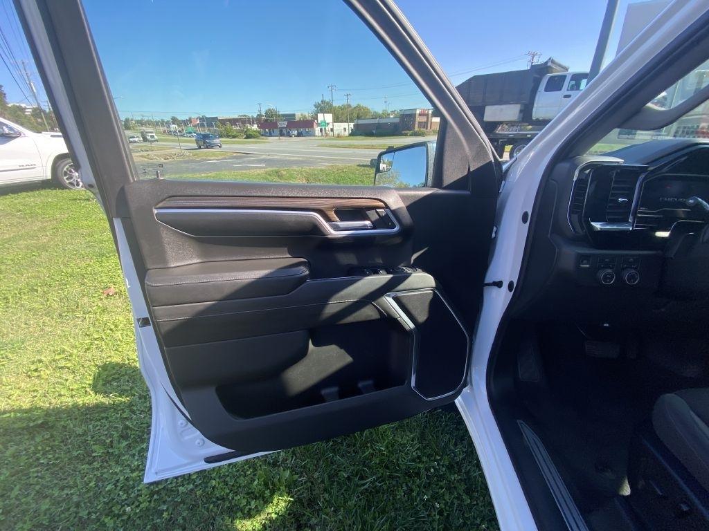 Chevrolet Silverado 1500 LT-L Crew Cab 4WD 2022