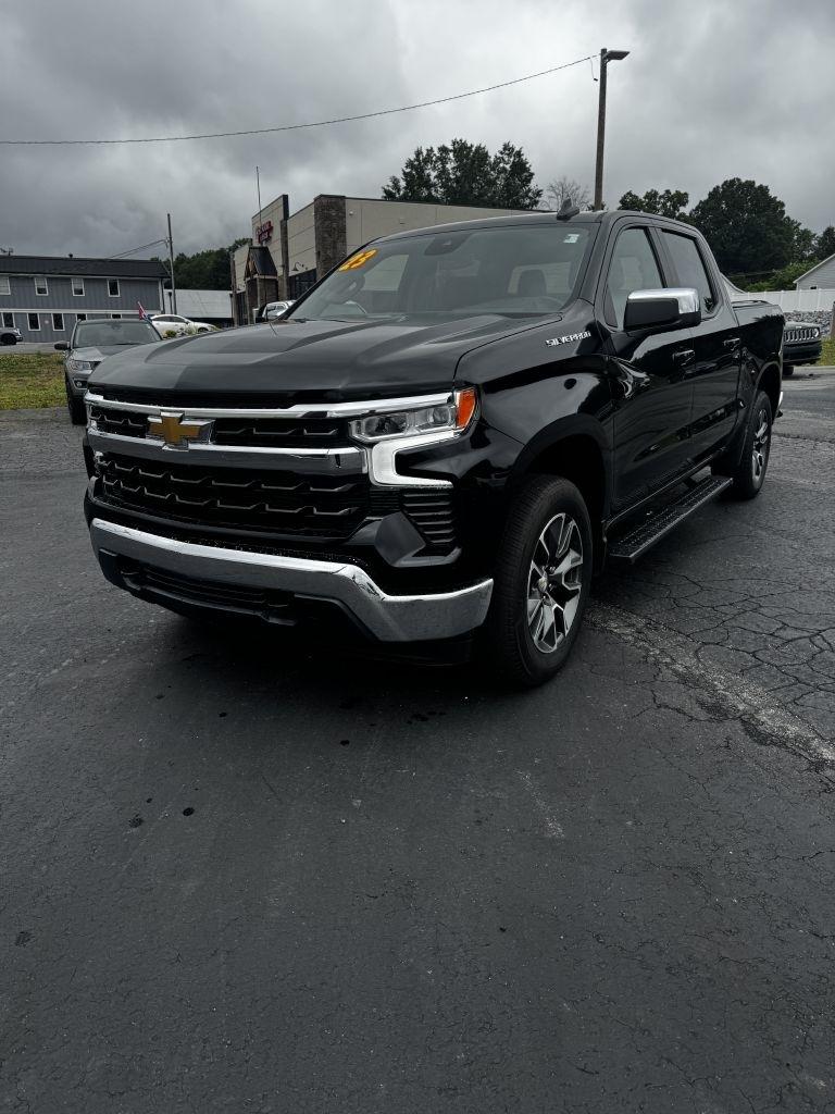 Chevrolet Silverado 1500 LT-L Crew Cab 4WD 2023