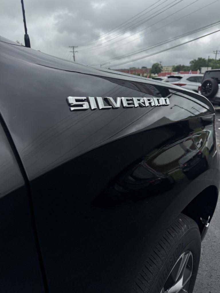 Chevrolet Silverado 1500 LT-L Crew Cab 4WD 2023