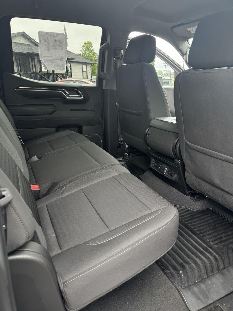 Chevrolet Silverado 1500 LT-L Crew Cab 4WD 2023
