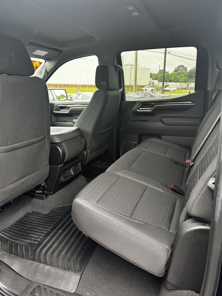 Chevrolet Silverado 1500 LT-L Crew Cab 4WD 2023
