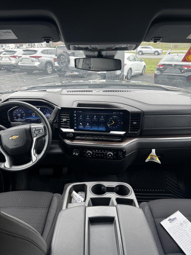 Chevrolet Silverado 1500 LT-L Crew Cab 4WD 2023