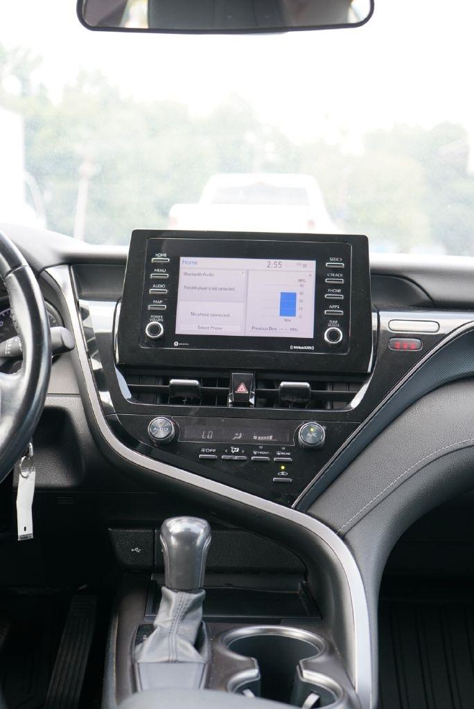 Toyota Camry SE 2021