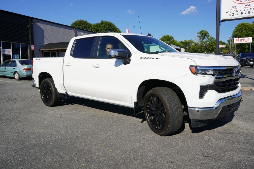Chevrolet Silverado 1500 LT Crew Cab 4WD 2023