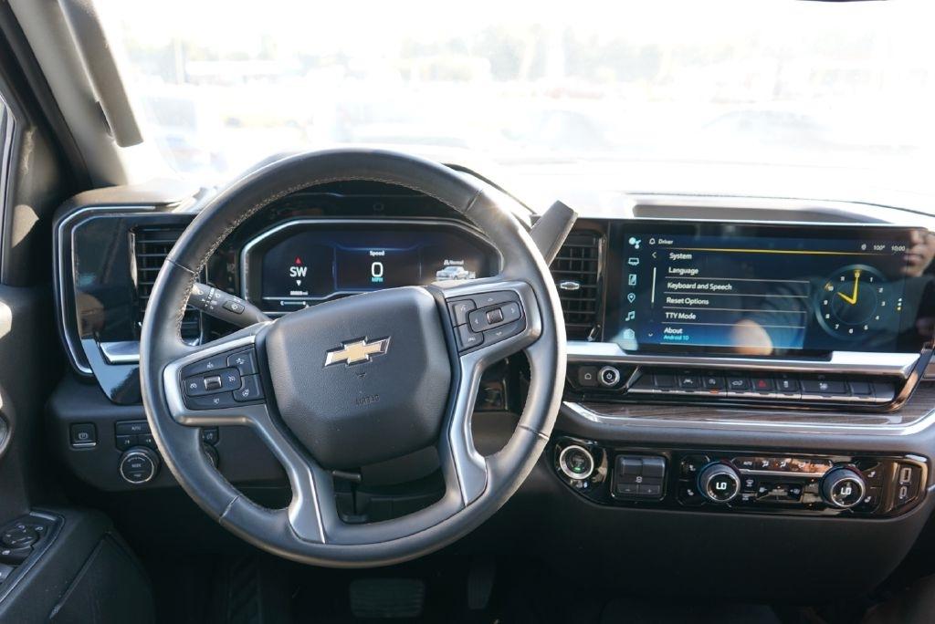 Chevrolet Silverado 1500 LT Crew Cab 4WD 2023