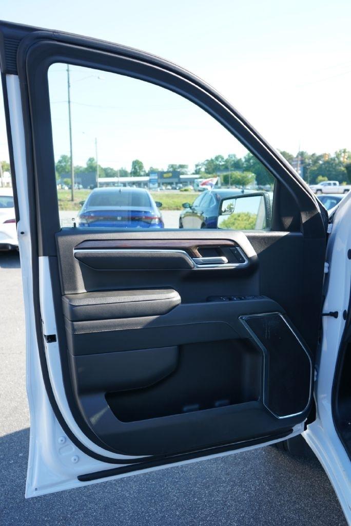 Chevrolet Silverado 1500 LT Crew Cab 4WD 2023