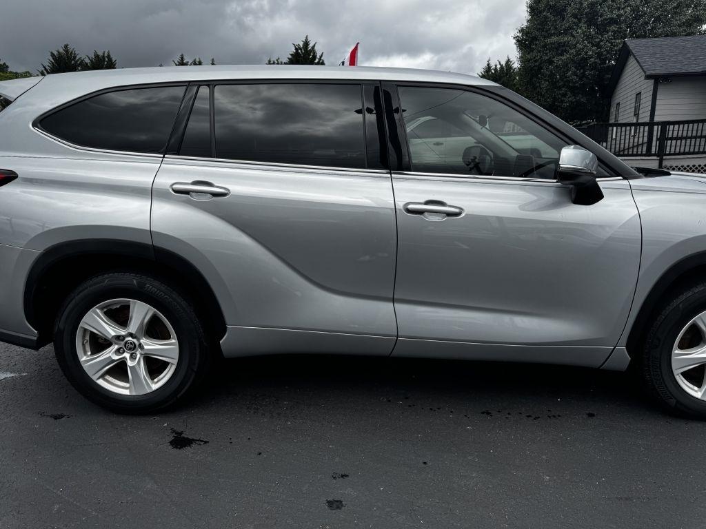 Toyota Highlander LE FWD V6 2021