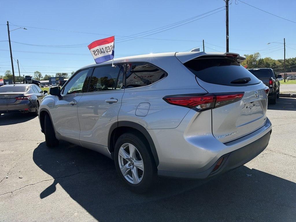 Toyota Highlander LE FWD V6 2021