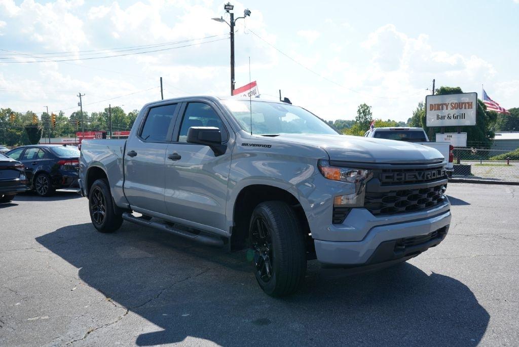 Chevrolet Silverado 1500 Custom Crew Cab 4WD 2024