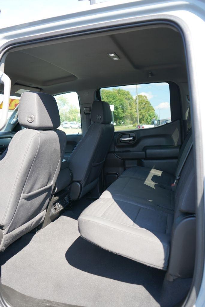Chevrolet Silverado 1500 Custom Crew Cab 4WD 2024
