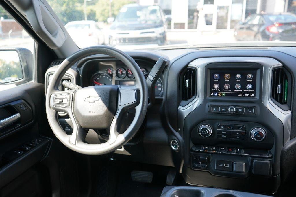 Chevrolet Silverado 1500 Custom Crew Cab 4WD 2024