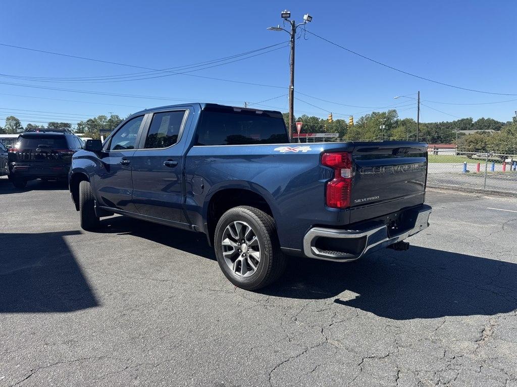 Chevrolet Silverado 1500 LT-L Crew Cab 4WD 2023
