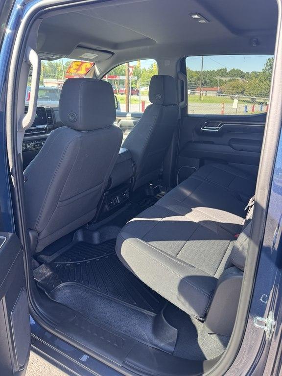 Chevrolet Silverado 1500 LT-L Crew Cab 4WD 2023