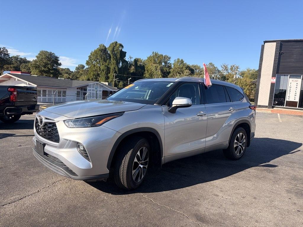 2022 Toyota Highlander XLE AWD V6