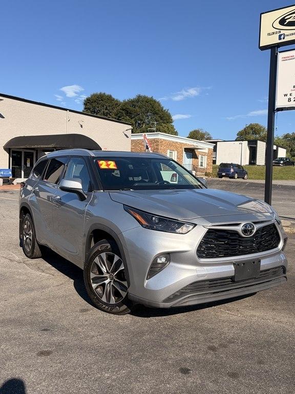 Toyota Highlander XLE AWD V6 2022