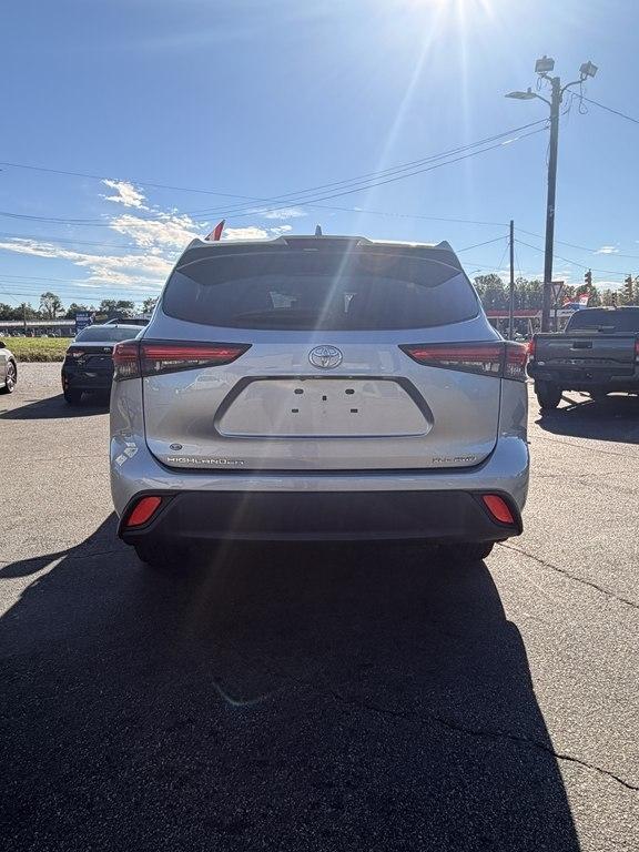 Toyota Highlander XLE AWD V6 2022