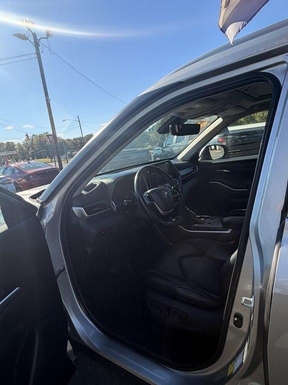Toyota Highlander XLE AWD V6 2022
