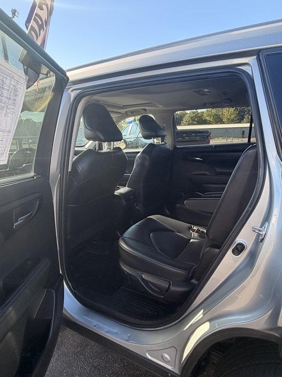 Toyota Highlander XLE AWD V6 2022