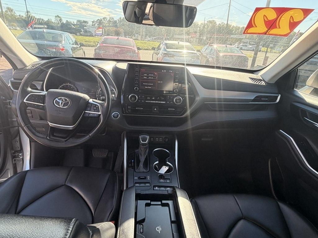 Toyota Highlander XLE AWD V6 2022