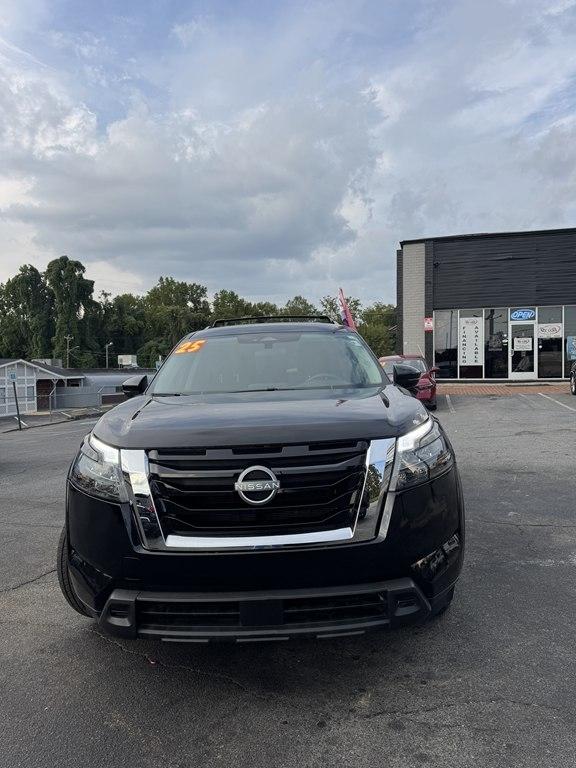 Nissan Pathfinder SV 2025