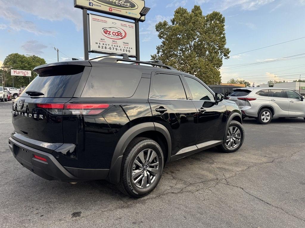 Nissan Pathfinder SV 2025
