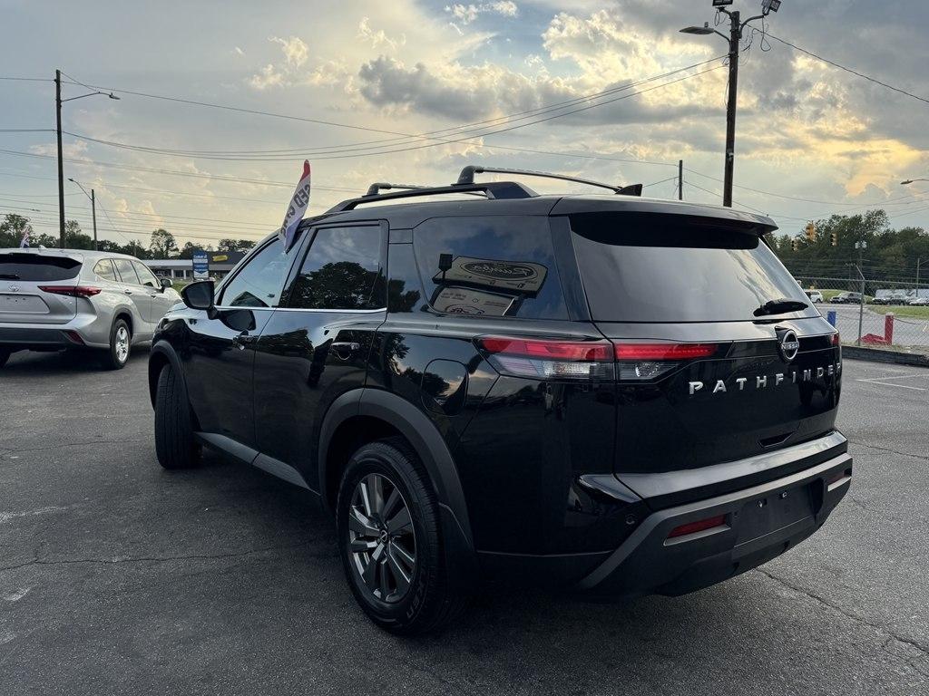 Nissan Pathfinder SV 2025
