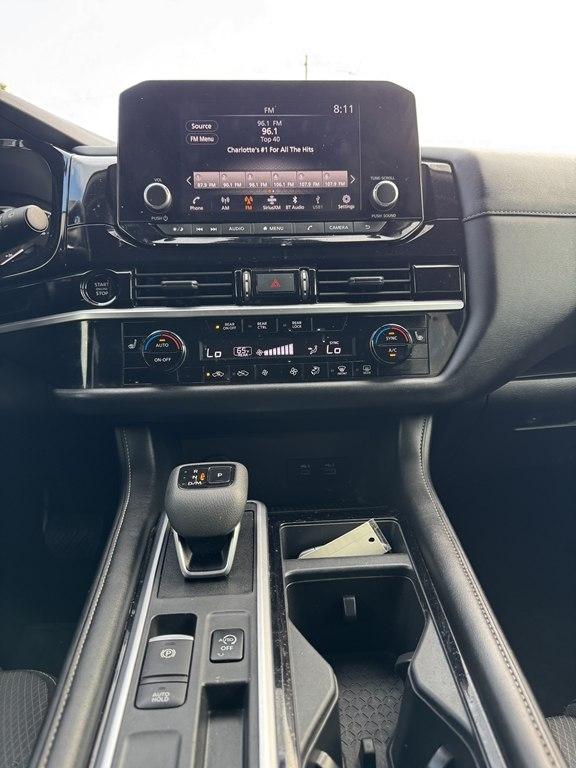 Nissan Pathfinder SV 2025
