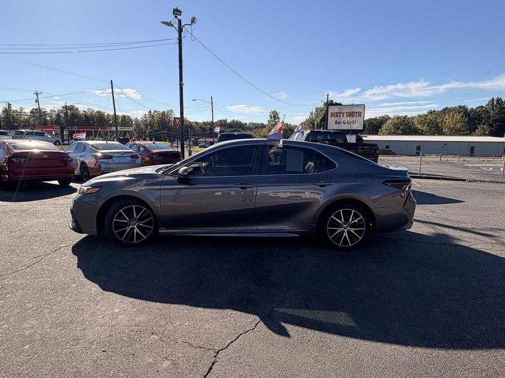 2021 Toyota Camry SE