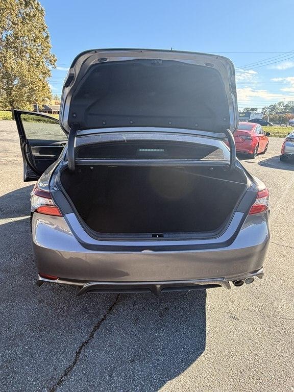 Toyota Camry SE 2021