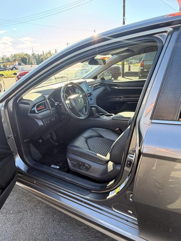 Toyota Camry SE 2021