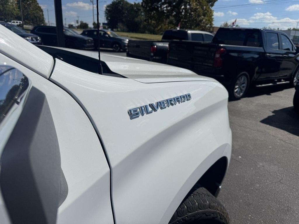 Chevrolet Silverado 1500 LT-L Crew Cab 4WD 2023