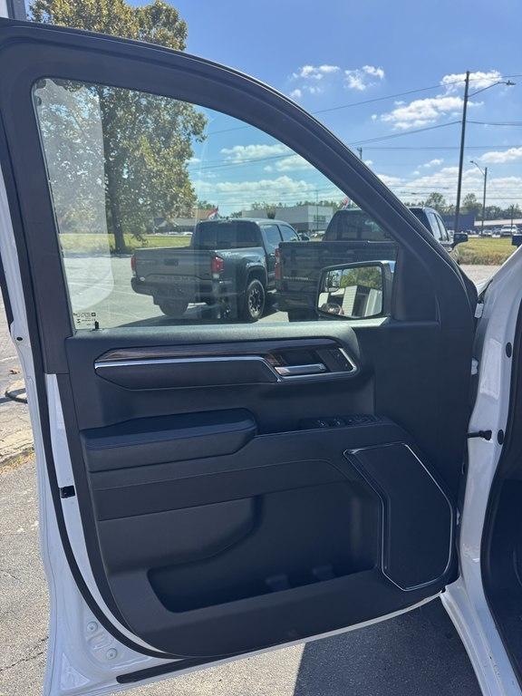 Chevrolet Silverado 1500 LT-L Crew Cab 4WD 2023