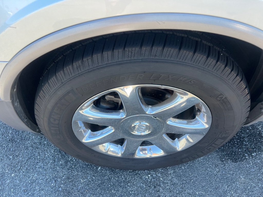 2010 Buick Enclave CXL photo 4