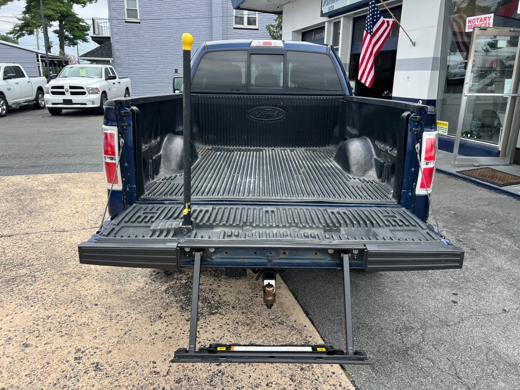 Ford F-150 XL SuperCab 8-ft. Bed 4WD 2011 Ford F-150 XL SuperCab 8-ft. Bed 4WD 2011