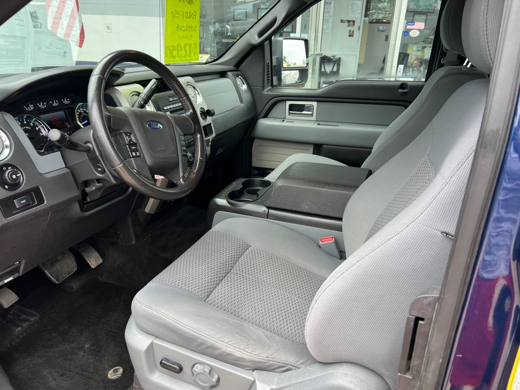 Ford F-150 XL SuperCab 8-ft. Bed 4WD 2011 Ford F-150 XL SuperCab 8-ft. Bed 4WD 2011