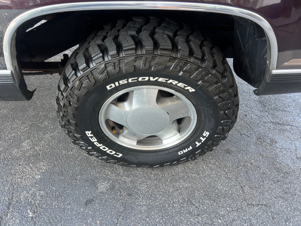 Chevrolet Tahoe 2-Door 4WD 1997 Chevrolet Tahoe 2-Door 4WD 1997