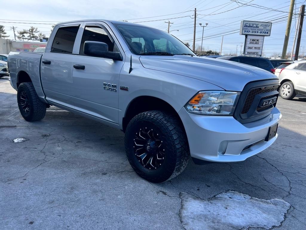 RAM 1500 Tradesman Crew Cab SWB 4WD 2016