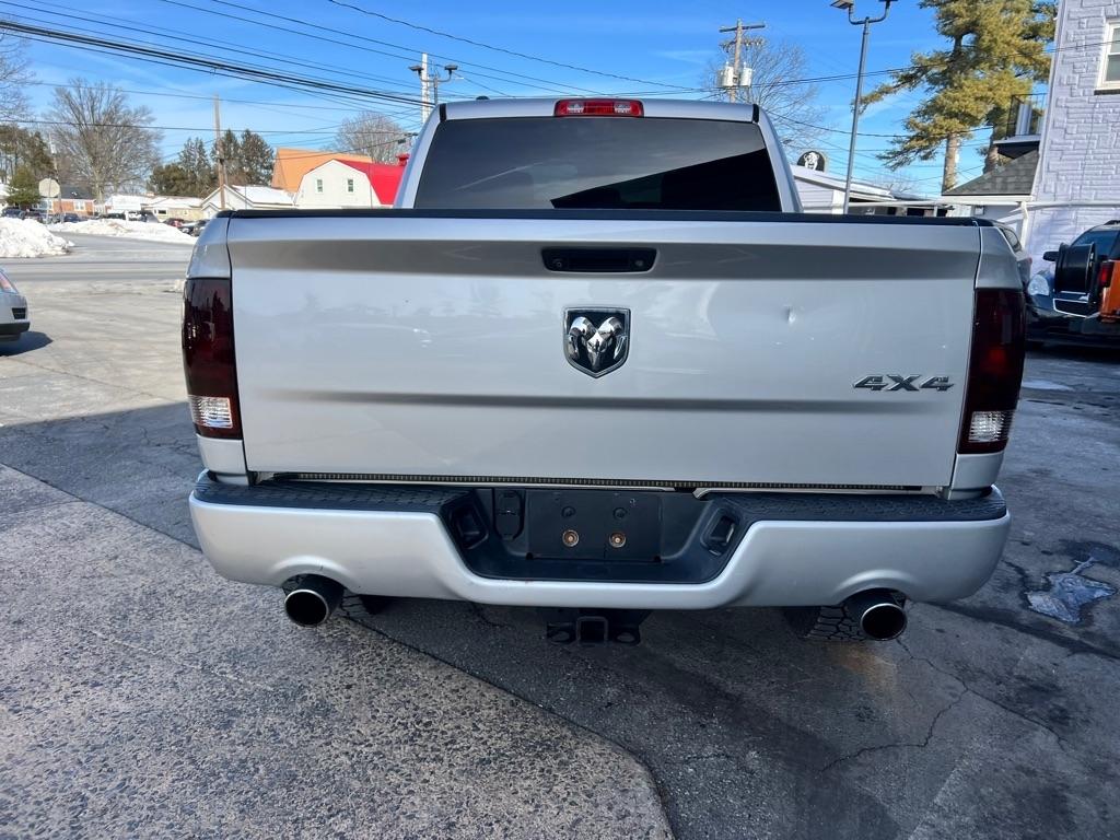 RAM 1500 Tradesman Crew Cab SWB 4WD 2016